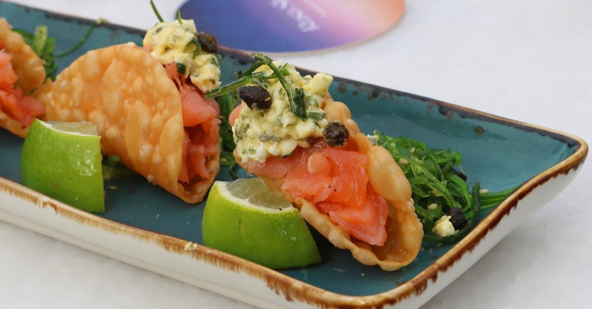 découvrez notre délicieuse recette de fish tacos, alliant poisson frais, épices authentiques et garnitures savoureuses pour une expérience culinaire inoubliable. parfait pour un repas léger et festif !