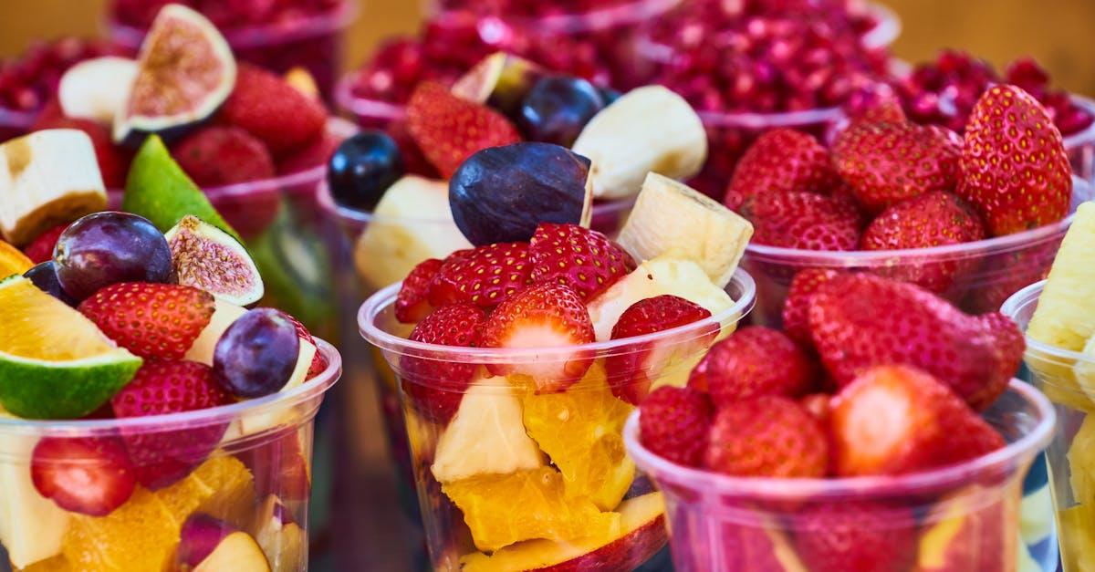 découvrez notre délicieuse salade de fruits composée d'un mélange rafraîchissant de fruits frais, idéale pour vos repas sains ou vos desserts estivaux. parfaite pour satisfaire vos envies de douceur tout en restant léger, cette recette colorée ravira vos papilles et apportera un peu de fraîcheur à vos journées.