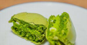 découvrez nos macarons italiens, de délicieuses douceurs aux textures légères et croustillantes, parfumées à la perfection. idéaux pour accompagner votre café ou pour offrir en cadeau, ces petites merveilles sucrées raviront vos papilles et étonneront vos invités.