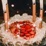 découvrez le layer cake, un gâteau spectaculaire à plusieurs couches, parfait pour toutes vos célébrations. alliant esthétisme et saveurs variées, il émerveillera vos invités lors de vos événements spéciaux.