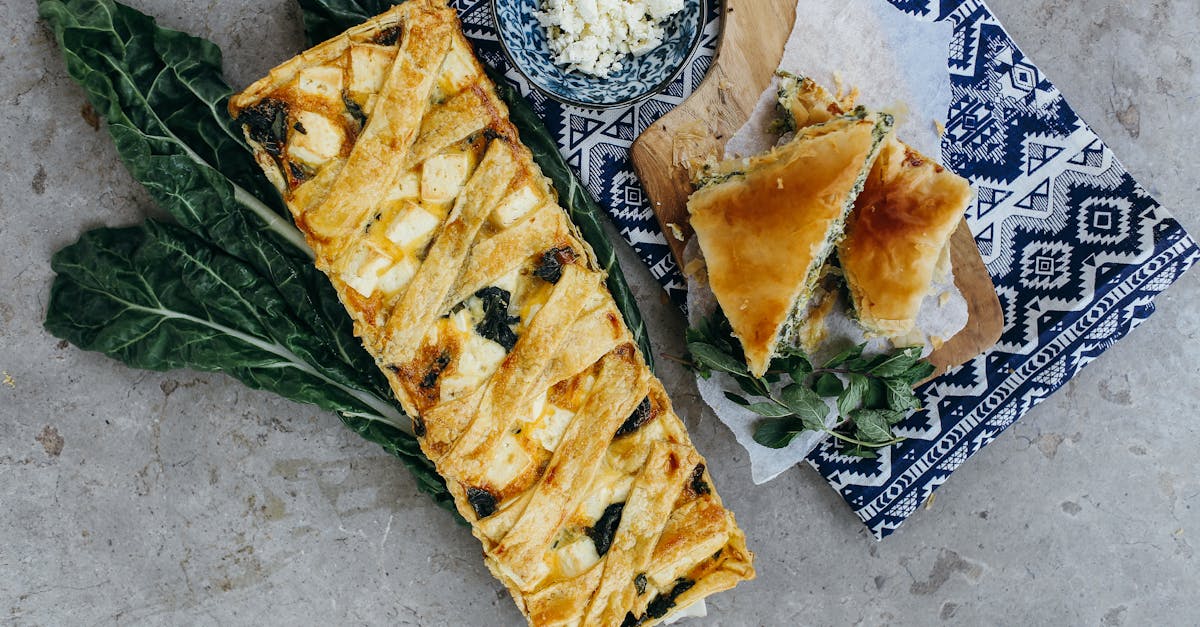 découvrez la délicieuse recette de la tarte aux poireaux, un plat savoureux et réconfortant à base de poireaux frais, de crème et de fromage. parfait pour un dîner en famille ou un repas entre amis, cette tarte gourmande allie simplicité et saveurs authentiques. essayez-la dès maintenant !