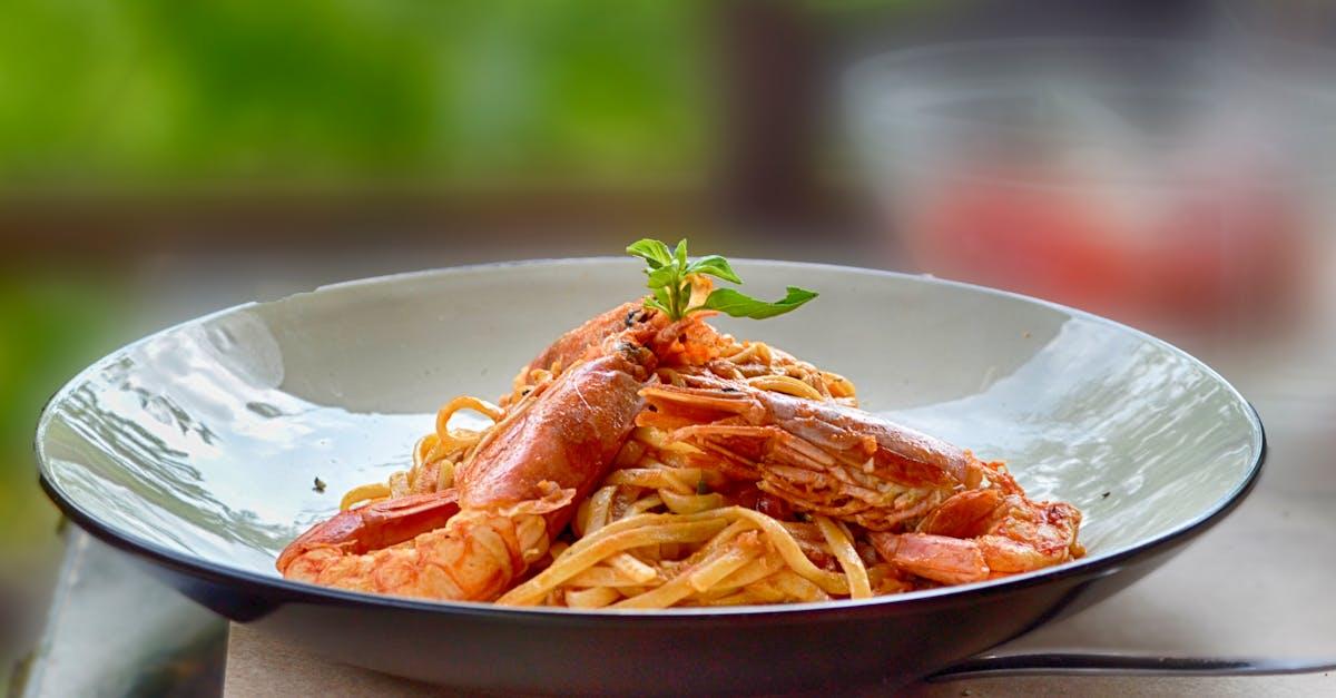 découvrez des recettes savoureuses de linguine, ce plat de pâtes italien emblématique. apprenez à le préparer avec des sauces variées et des ingrédients frais pour régaler vos invités.