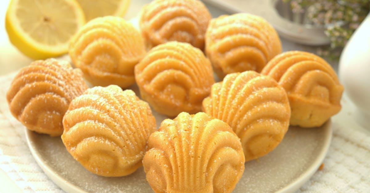 découvrez la douceur et la délicatesse des madeleines, ces petits gâteaux moelleux aux saveurs traditionnelles. parfaits pour accompagner un café ou une tasse de thé, ces délices français séduisent par leur texture aérienne et leur goût authentique. apprenez à les préparer facilement chez vous et régalez vos proches avec ces douceurs qui rappellent les souvenirs d'enfance.