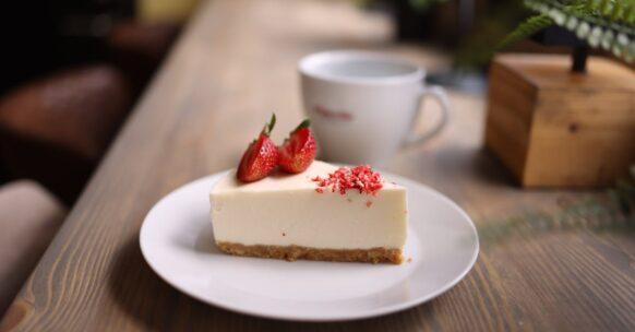 découvrez la recette du magic cake, un délicieux dessert à trois textures qui émerveillera vos papilles. facile à réaliser, ce gâteau magique vous séduira par son goût savoureux et sa présentation unique. parfait pour toutes les occasions, apprenez à préparer ce délice en suivant nos conseils pratiques.