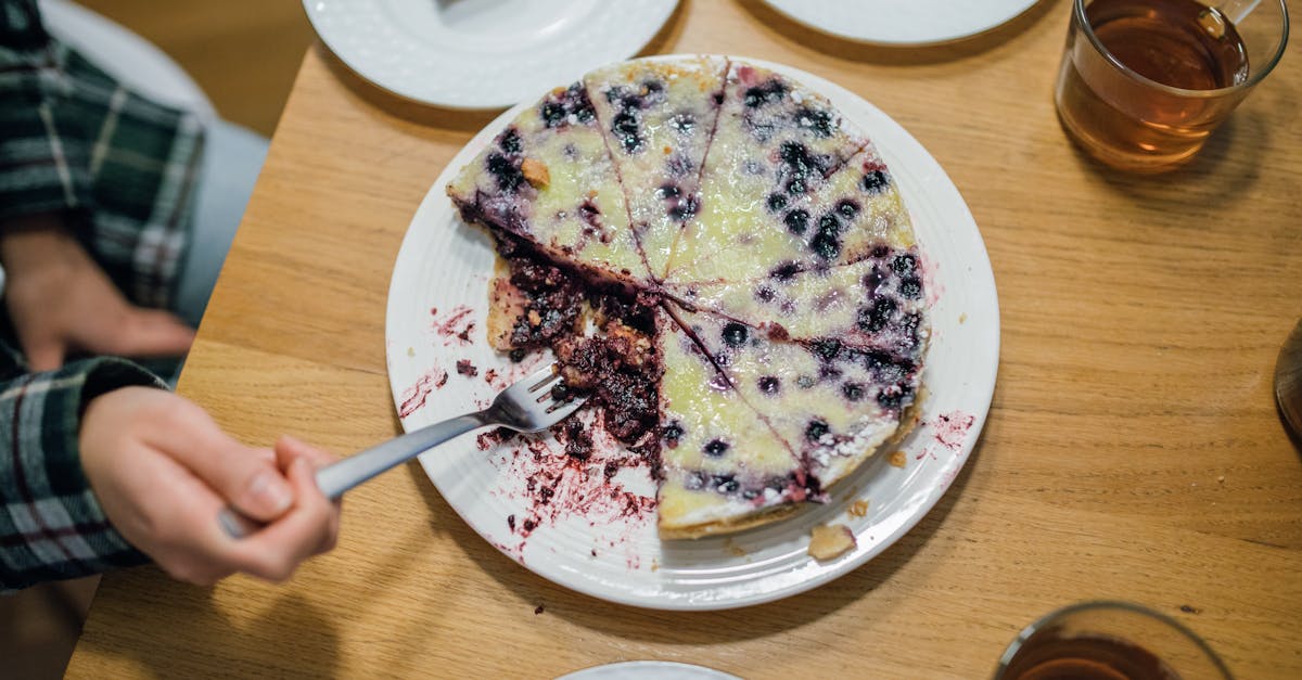 découvrez notre délicieuse recette de tarte aux fruits sans cuisson, parfaite pour les chaudes journées d'été. facile à préparer, cette tarte légère allie une croûte croustillante et des fruits frais. idéale pour les desserts improvisés et les soirées entre amis.