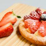 découvrez notre délicieuse tarte aux fruits sans cuisson, une recette simple et fraîche qui ravira vos papilles. parfaite pour les journées ensoleillées, cette tarte légère allie croûte croustillante et fruits juteux pour un dessert irrésistible et rapide à réaliser.
