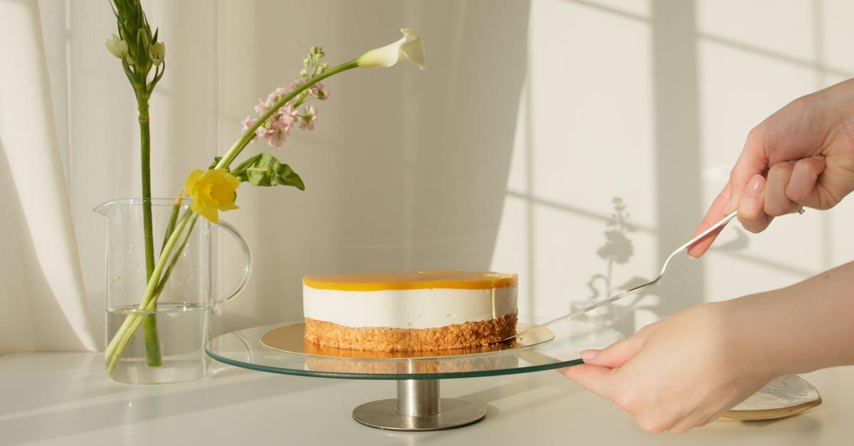 découvrez notre recette facile et délicieuse de cheesecake oreo sans cuisson ! un mélange crémeux de fromage à la crème et de biscuits oreo, idéal pour impressionner vos invités sans passer des heures en cuisine.