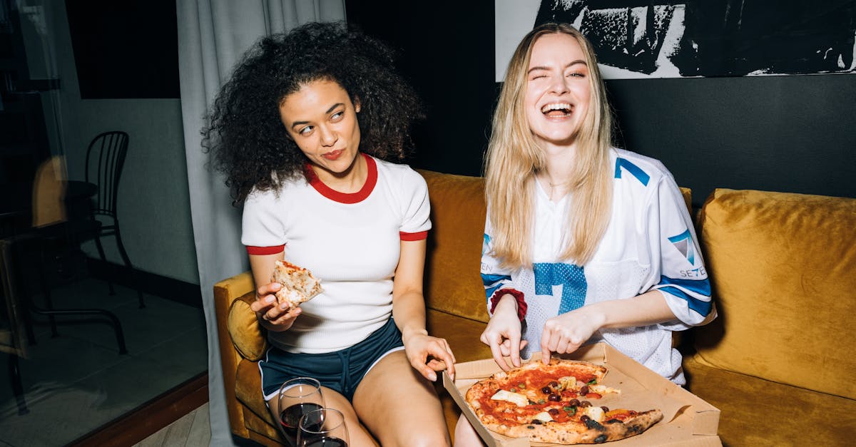 découvrez nos délicieuses pizza balls, alliant le meilleur de la pizza traditionnelle à une présentation ludique. savourez ces boules de pâte garnies de fromage fondant, de sauce tomate et d'ingrédients frais, parfaites pour un apéritif original ou un snack gourmand. idéales à partager entre amis ou en famille !