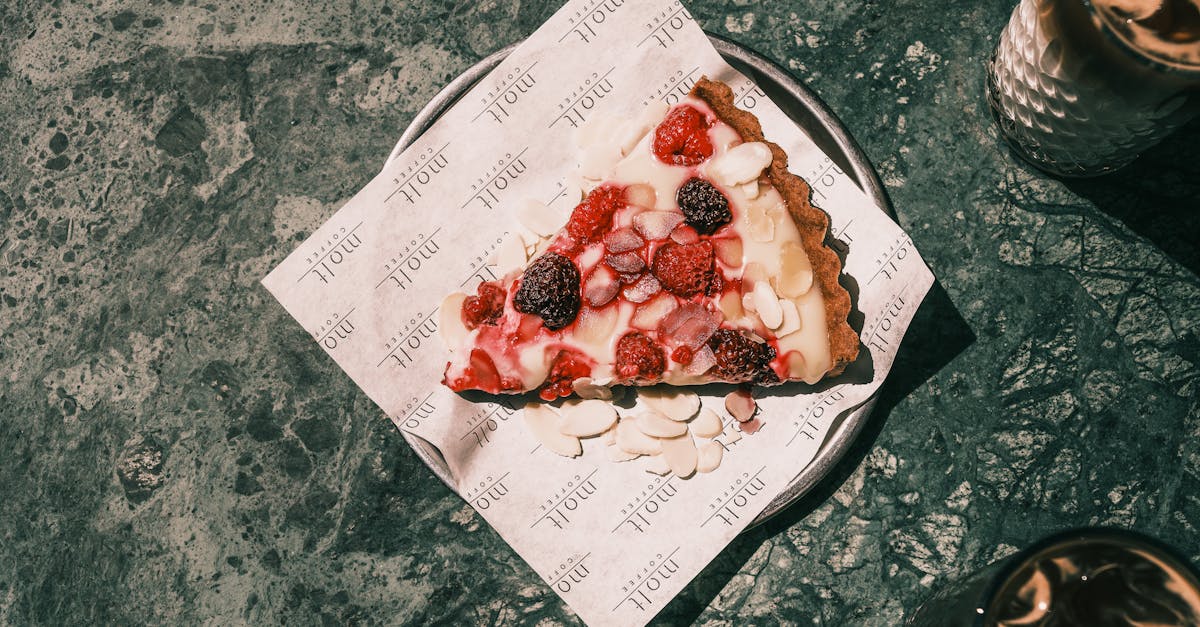 découvrez notre délicieuse tarte aux framboises, un dessert fruité et savoureux qui ravira vos papilles. préparée avec des ingrédients frais, cette recette allie la douceur des framboises à une pâte croustillante pour un régal à chaque bouchée.