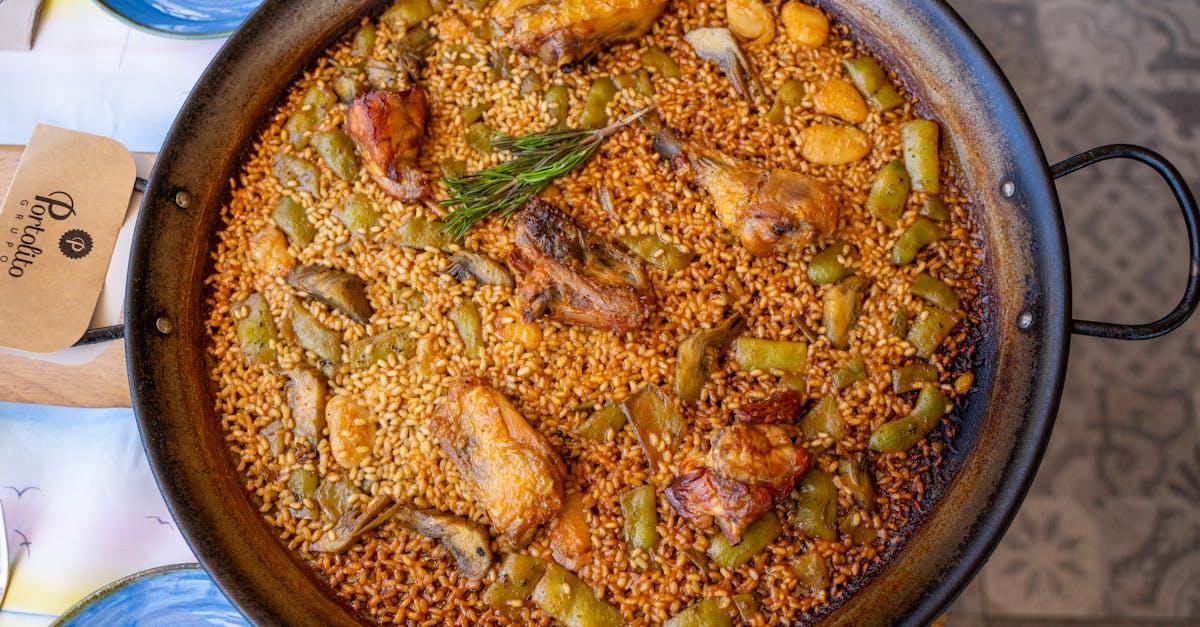 découvrez notre délicieuse recette de poulet au safran, un plat savoureux et parfumé qui allie tendre viande et épices exotiques. parfait pour impressionner vos invités lors d'un dîner ou pour un repas réconfortant en famille.