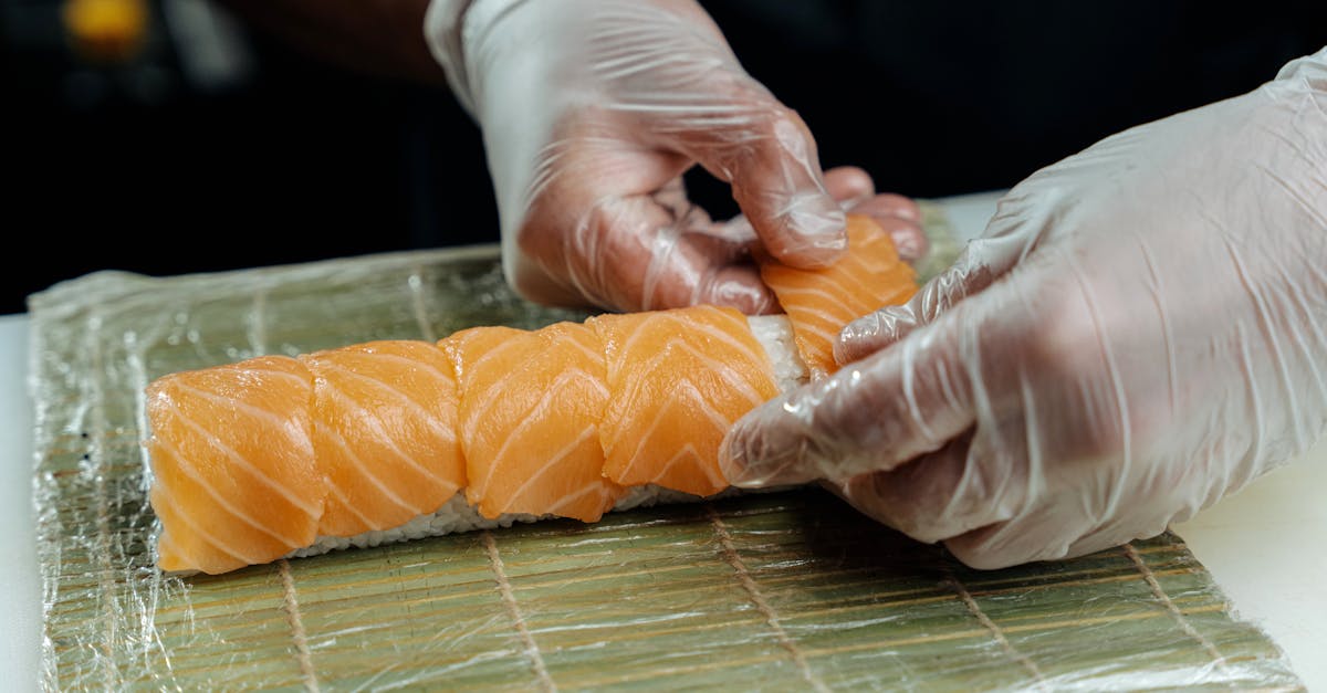 découvrez nos savoureux wraps au saumon fumé, une délicieuse combinaison de textures et de saveurs. idéals pour un déjeuner léger ou un apéritif raffinés, ces wraps sont faciles à préparer et raviront vos convives avec leur fraîcheur.