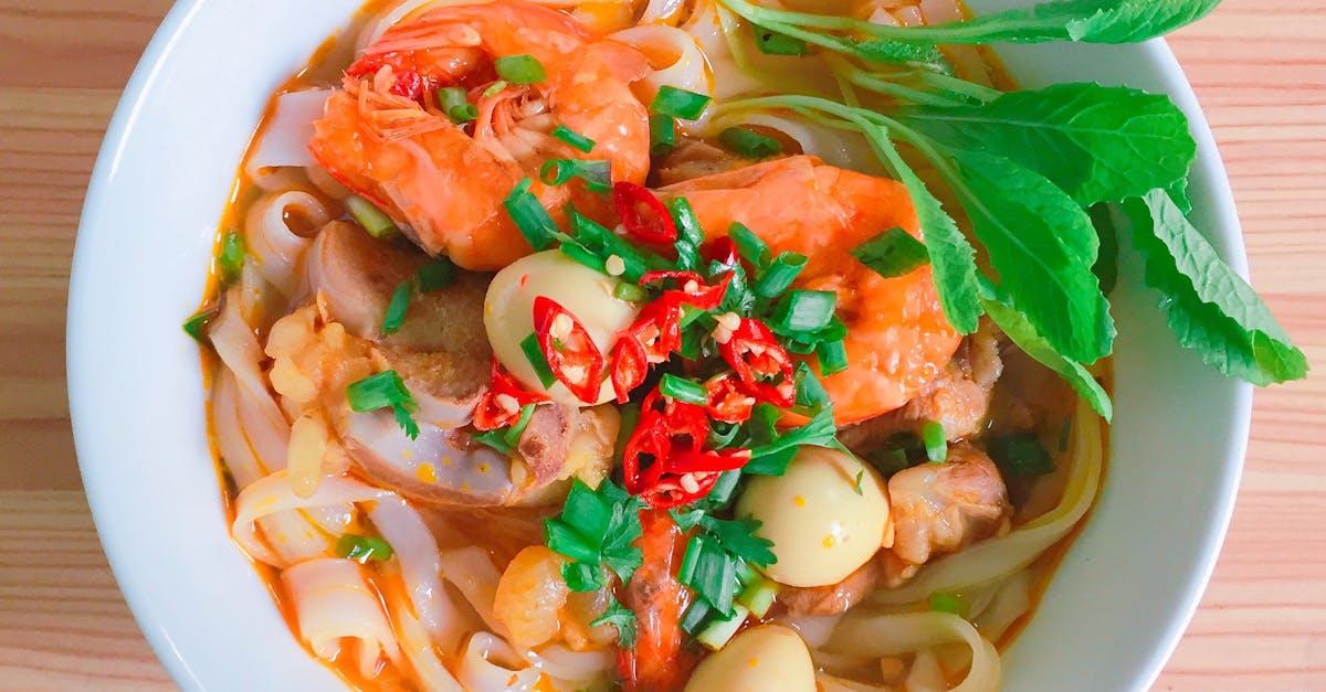 découvrez notre tartare de crevettes épicé, une délicieuse fusion de saveurs marines et de piquant. parfait en entrée ou comme plat raffiné, ce plat frais et audacieux séduira vos papilles. idéal pour impressionner vos invités ou pour une soirée gourmande, savourez l'alliance parfaite des crevettes, d'épices et de zestes.
