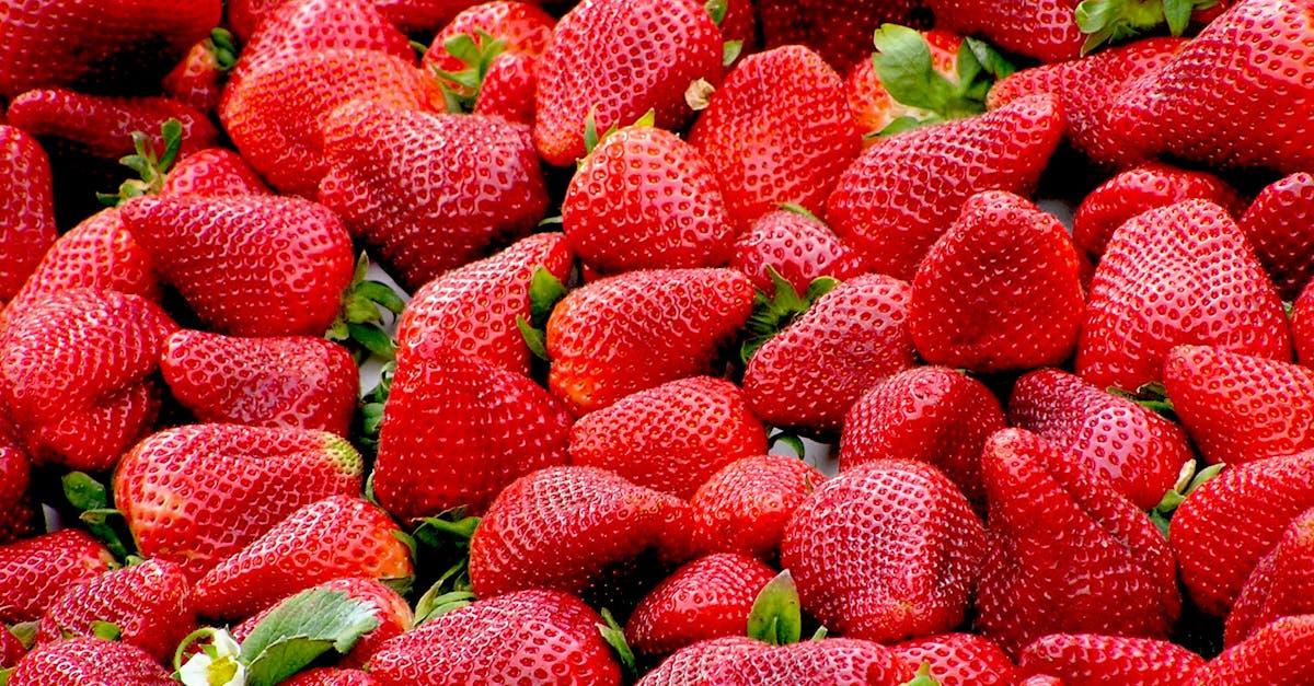 découvrez nos délicieux soufflés à la fraise, légers et aériens, une recette parfaite pour impressionner vos invités. savourez un dessert fruité et élégant qui ravira les papilles des gourmands.