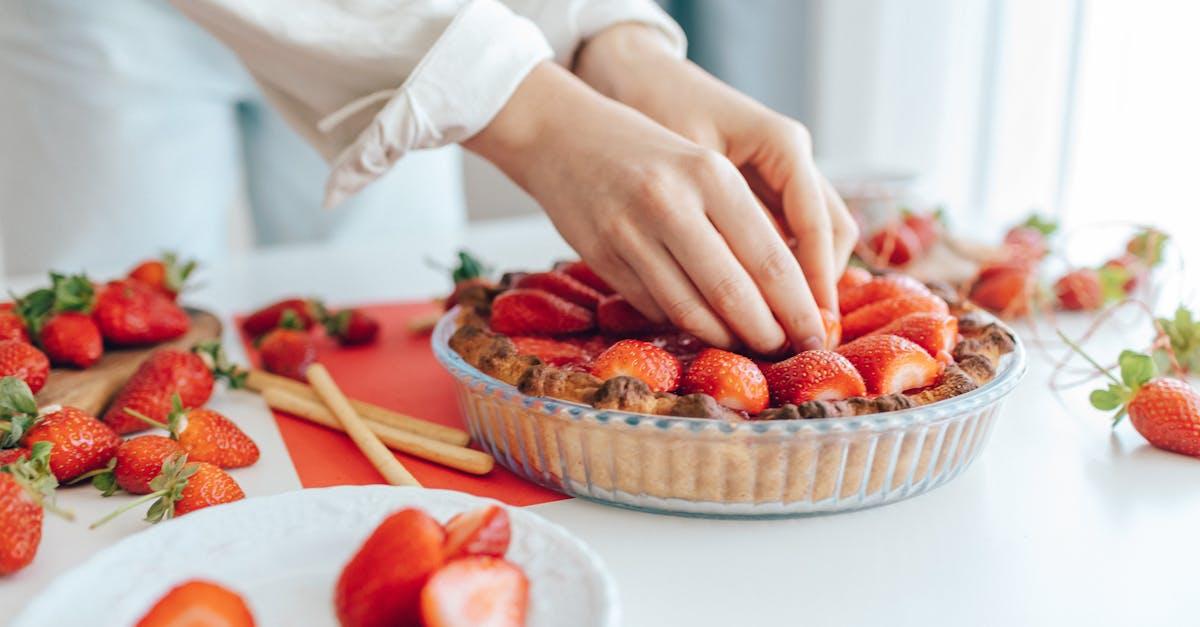 découvrez notre délicieuse tarte aux fraises, un dessert parfait alliant une pâte croustillante et une garniture de fraises juteuses. idéale pour les amateurs de douceurs fruitées, cette tarte ravira vos papilles à chaque bouchée.