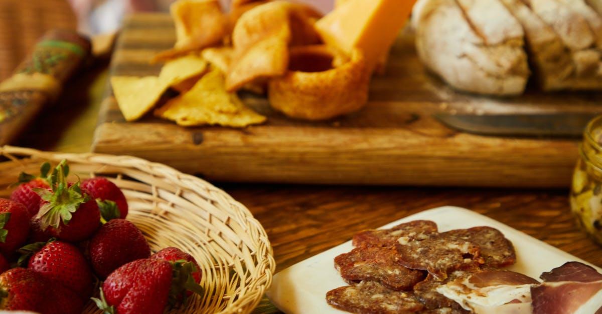 découvrez l'univers savoureux des tapas : un mélange délicieux de petites bouchées espagnoles, parfait pour partager en famille ou entre amis. explorez des recettes traditionnelles et modernes qui éveilleront vos papilles et apportent une touche festive à vos repas.