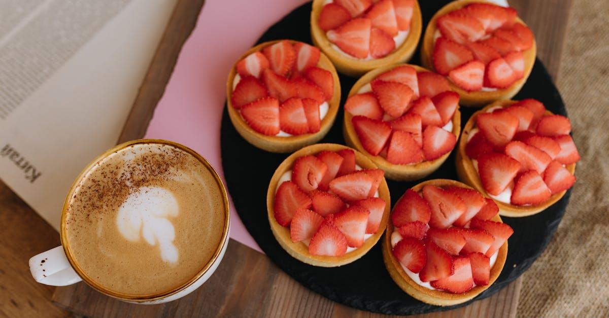 découvrez la délicieuse variété des tartlets, de petites pâtisseries croustillantes garnies de fruits frais, de crèmes onctueuses ou de chocolats fondants. parfaites pour un dessert, un café gourmand ou une soirée entre amis, les tartlets séduiront vos papilles et embelliront vos tables. laissez-vous tenter par ces bouchées sucrées qui allient élégance et saveurs!
