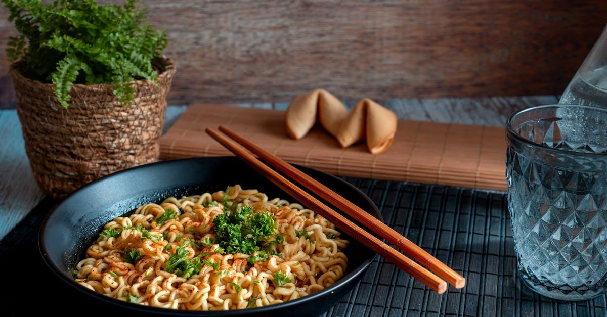 découvrez notre recette de poulet teriyaki savoureux et facile à préparer. ce plat asiatique classique allie tendreté du poulet et une sauce sucrée-salée irrésistible, parfait pour un dîner en semaine ou une occasion spéciale.
