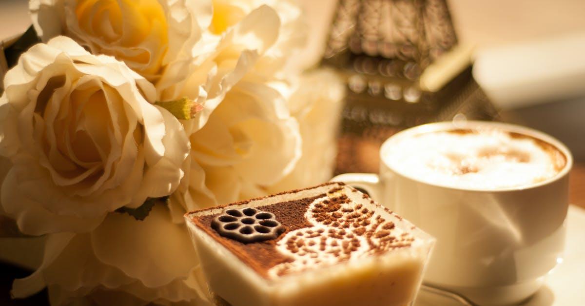 découvrez la recette traditionnelle du tiramisu, un dessert italien irrésistible à base de mascarpone, café et cacao. apprenez à préparer ce délice crémeux en quelques étapes faciles et impressionnez vos invités avec ce classique qui fond dans la bouche.