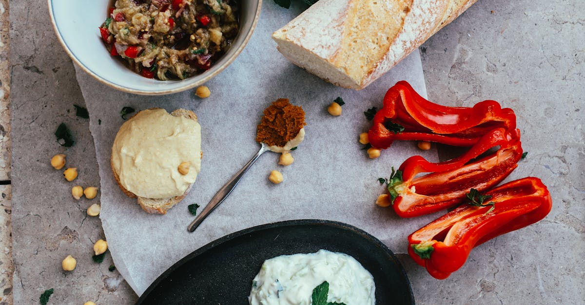 découvrez la recette traditionnelle du tzatziki, une délicieuse sauce grecque à base de yaourt, concombre et herbes aromatiques. parfaite pour accompagner vos plats méditerranéens, vos grillades ou comme dip rafraîchissant. idéale pour vos repas d'été!