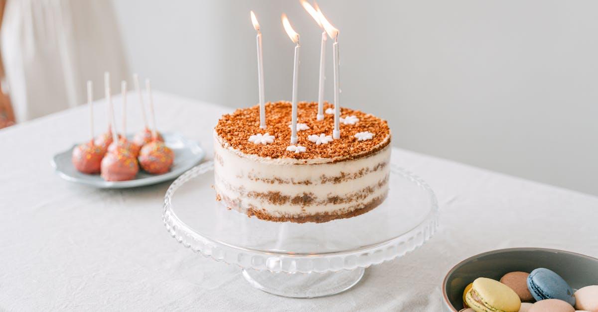 découvrez notre délicieuse recette de gâteau à la vanille, moelleux et parfumé, parfait pour toutes les occasions. idéal pour les amateurs de douceurs, ce gâteau ravira vos papilles avec son goût riche et sa texture légère.