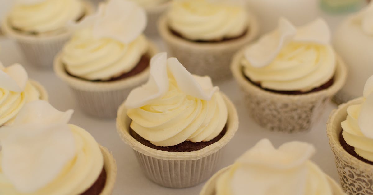 découvrez la douceur irrésistible de notre gâteau à la vanille, un délice moelleux et parfumé, parfait pour toutes les occasions. laissez-vous envoûter par son goût délicat et sa texture aérienne. idéal pour les amateurs de pâtisserie!