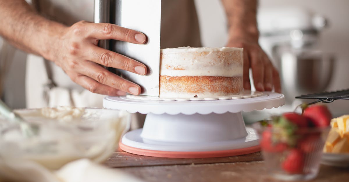 découvrez notre délicieuse recette de gâteau à la vanille, un dessert moelleux et savoureux, parfait pour toutes les occasions. facile à réaliser, ce gâteau parfumé à la vanille ravira les papilles de vos invités et ajoutera une touche de douceur à vos repas.