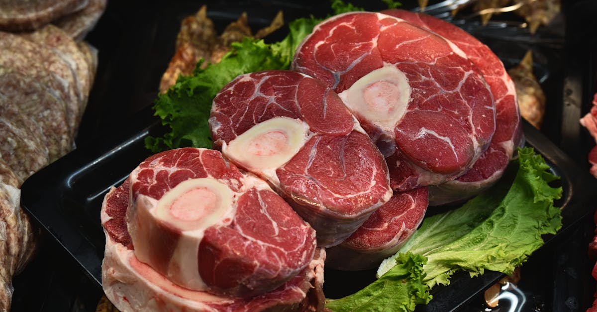 découvrez le veau, une viande tendre et délicate, prisée pour ses saveurs raffinées. explorez les différentes recettes et conseils de cuisson pour savourer ce met savoureux, idéal pour vos repas en famille ou entre amis.