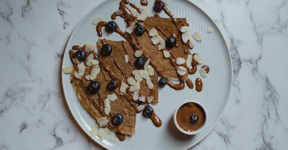 découvrez notre délicieuse recette de pancakes vegan, parfaite pour un petit-déjeuner sain et gourmand. faciles à préparer, ces pancakes moelleux sont faits avec des ingrédients 100% végétaux et se marient parfaitement avec vos garnitures préférées. savourez un moment de douceur sans compromis sur vos valeurs !