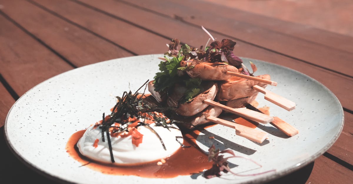 découvrez une délicieuse recette de poulet vietnamien, alliant saveurs exquises et ingrédients frais. apprenez à préparer ce plat emblématique, parfait pour impressionner vos invités ou pour un repas en famille. suivez nos étapes simples pour savourer un goût authentique du vietnam chez vous.