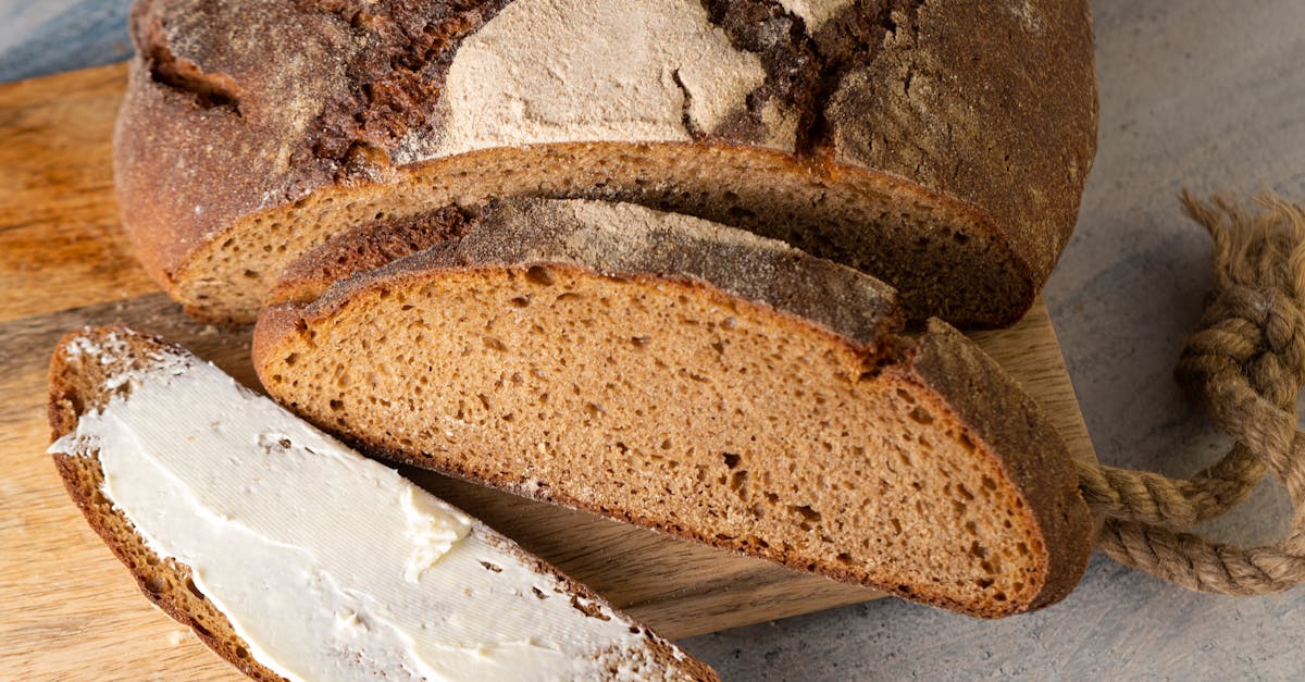découvrez le pain complet, une délicieuse alternative saine riche en fibres et en nutriments. parfait pour vos repas, il allie goût et bien-être pour une alimentation équilibrée.