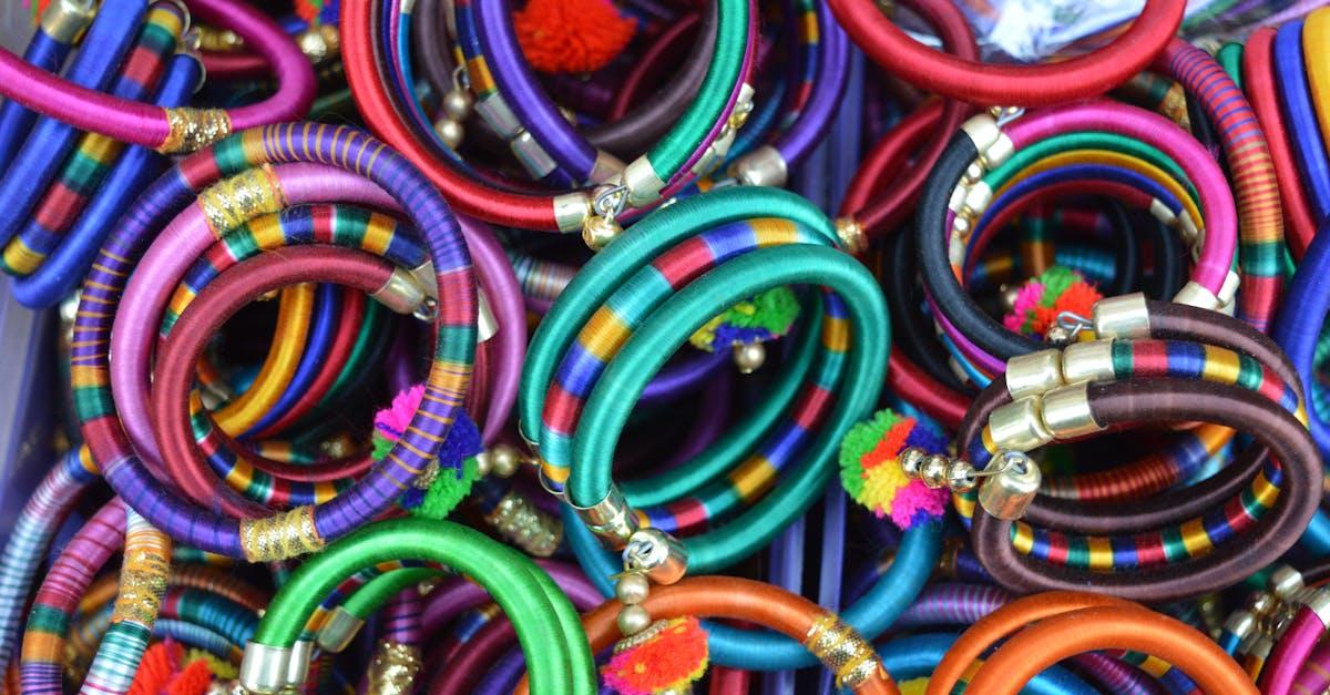 découvrez notre collection d'accessoires tendance pour compléter votre look. que ce soit des sacs, des bijoux ou des articles de mode, trouvez l'inspiration et l'élégance qui vous correspondent.