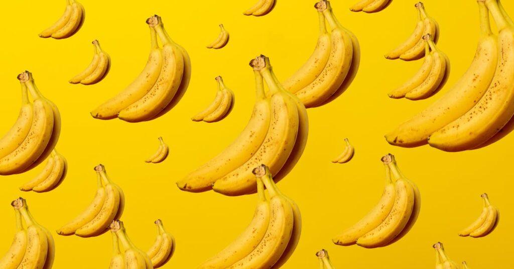 découvrez tout sur la banane, ce fruit tropical savoureux et nutritif. apprenez ses bienfaits pour la santé, des recettes délicieuses et des astuces pour bien la choisir et la conserver.
