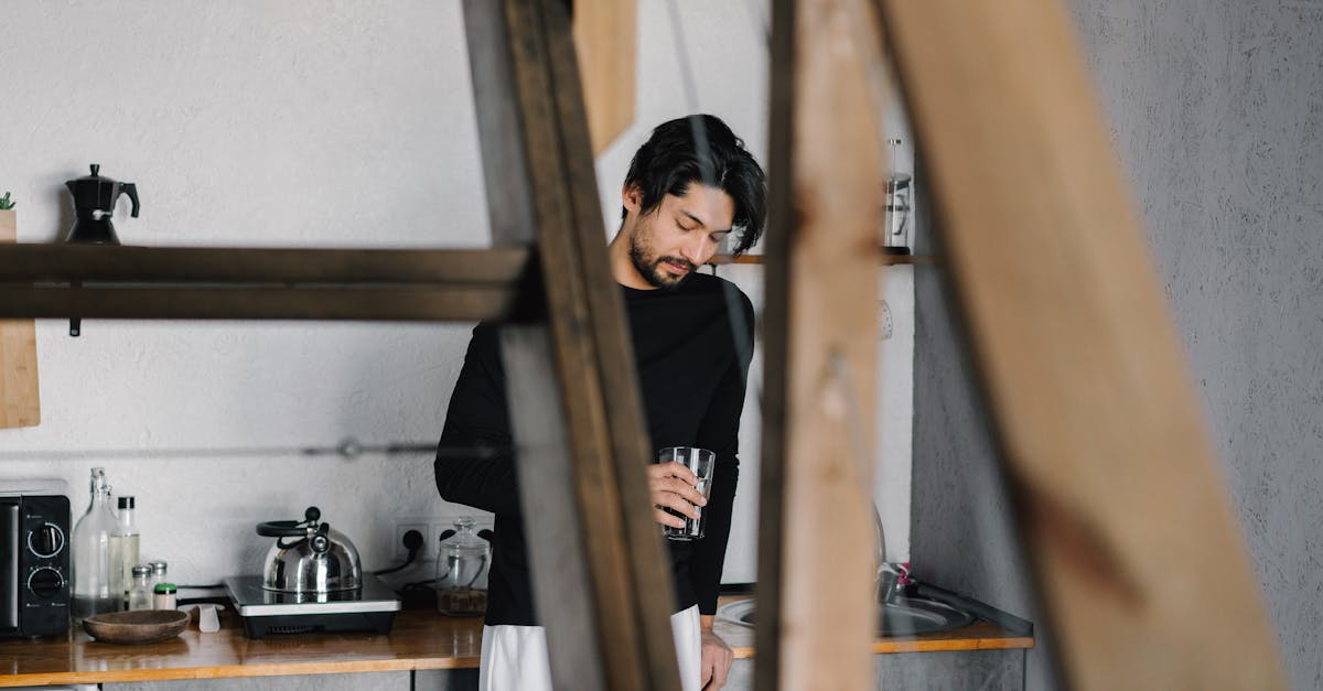 découvrez comment transformer votre cuisine avec des astuces de peinture pour meubles. apprenez à choisir les couleurs, les techniques et les finitions qui donneront une nouvelle vie à vos meubles de cuisine, tout en ajoutant une touche personnelle à votre espace.
