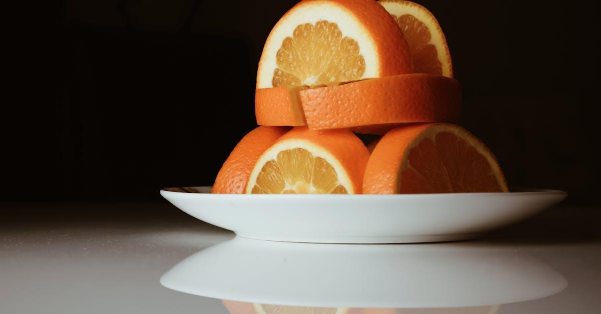 découvrez les bienfaits de la vitamine c pour votre santé et votre peau. apprenez comment cette vitamine essentielle peut renforcer votre système immunitaire, protéger contre les radicaux libres et améliorer l'éclat de votre teint.