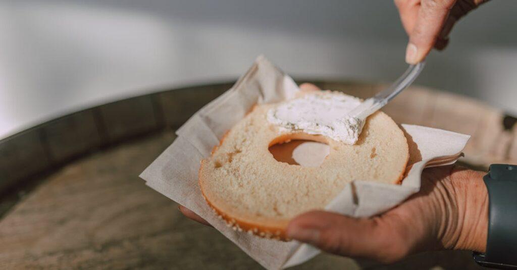 découvrez les bienfaits du pain complet pour votre santé : riche en fibres, en nutriments essentiels et en antioxydants, il favorise la digestion et aide à maintenir un poids équilibré. apprenez pourquoi intégrer ce pain dans votre alimentation quotidienne peut améliorer votre bien-être général.