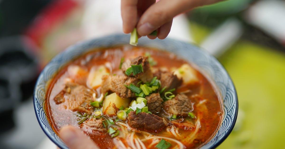 découvrez les nombreux bienfaits du bouillon d'os pour votre santé : enrichi en nutriments, il favorise la digestion, renforce le système immunitaire et améliore la santé des articulations. apprenez comment intégrer cet élixir nourrissant à votre alimentation.