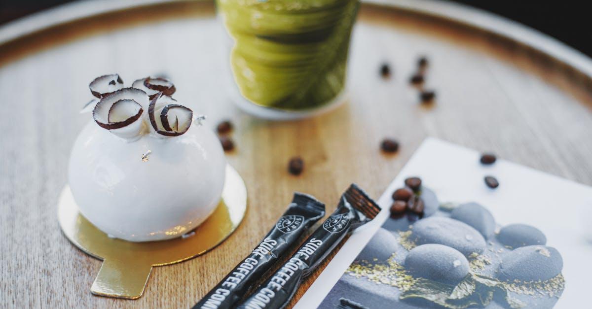 découvrez le sucre de coco, une alternative naturelle au sucre traditionnel, au goût subtil et caramélisé. idéal pour sucrer vos desserts et boissons tout en bénéficiant d'un indice glycémique plus bas.