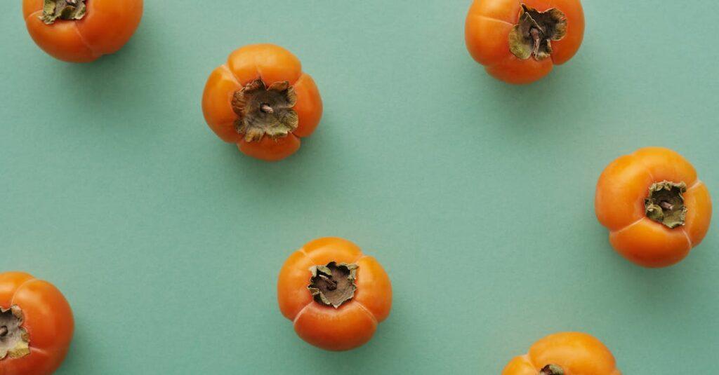 découvrez les bienfaits et les variétés du kaki, ce fruit sucré et juteux, idéal pour enrichir vos plats et vos desserts. apprenez à le choisir, à le préparer et à l'intégrer dans votre alimentation quotidienne.