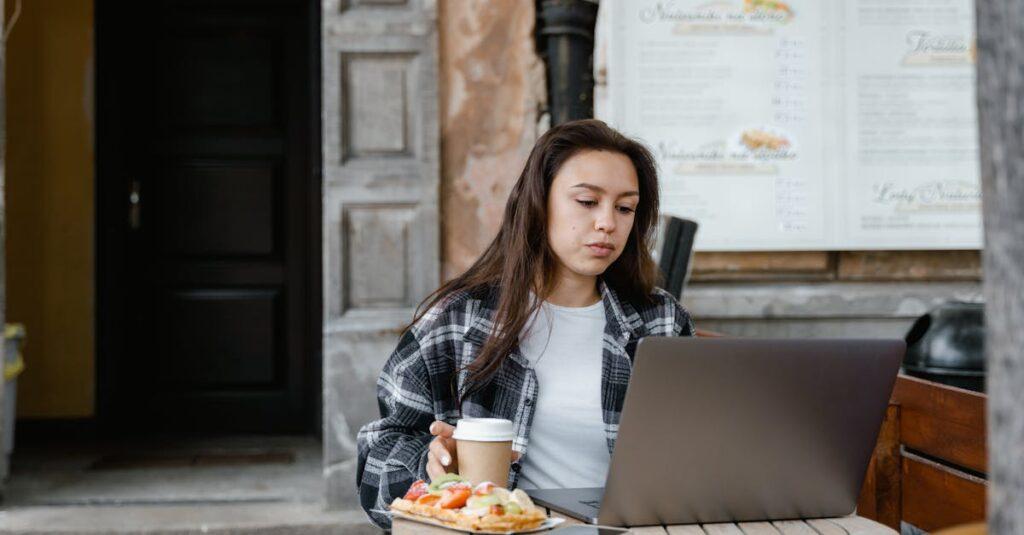 découvrez les meilleures alternatives au café pour booster votre énergie naturellement. guide complet sur les boissons saines et savoureuses pour remplacer le café au quotidien.