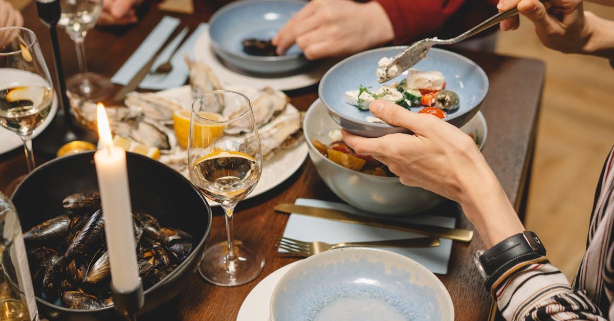 découvrez tout sur les moules : bienfaits, idées recettes, conseils de préparation et astuces pour savourer ces délicieux fruits de mer à la maison.