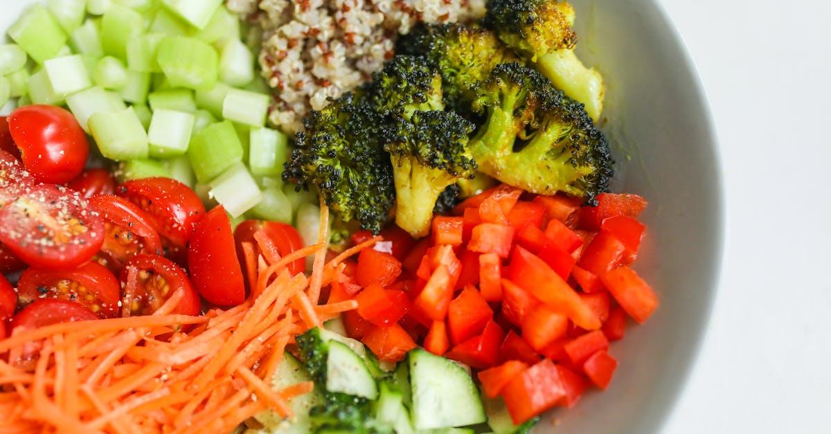 découvrez le quinoa : une graine riche en protéines, sans gluten, idéale pour des recettes saines et délicieuses. bienfaits, modes de cuisson et idées de plats faciles pour adopter le quinoa au quotidien.