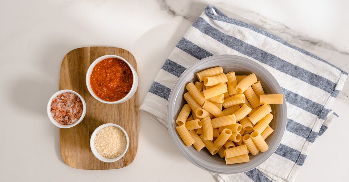 découvrez tout sur le parmesan, ce fromage italien emblématique au goût unique, idéal pour sublimer vos plats de pâtes, risottos et salades. origines, fabrication, astuces de dégustation et bienfaits nutritionnels.