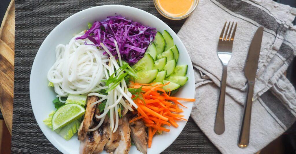 découvrez tout sur les nouilles de riz : leur histoire, comment les préparer, des idées de recettes savoureuses et des conseils pour bien les choisir. un incontournable de la cuisine asiatique à adopter chez vous !