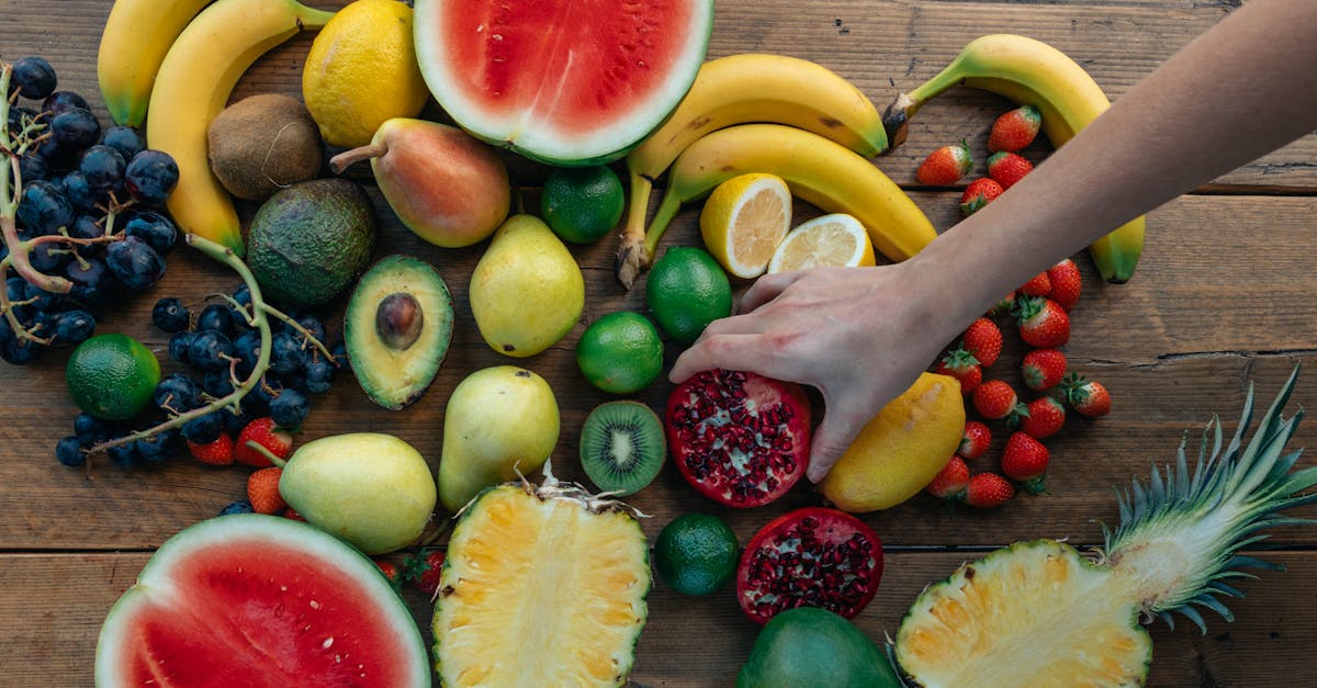 découvrez les différentes variétés de bananes, leurs caractéristiques, saveurs et utilisations culinaires pour choisir la banane idéale.