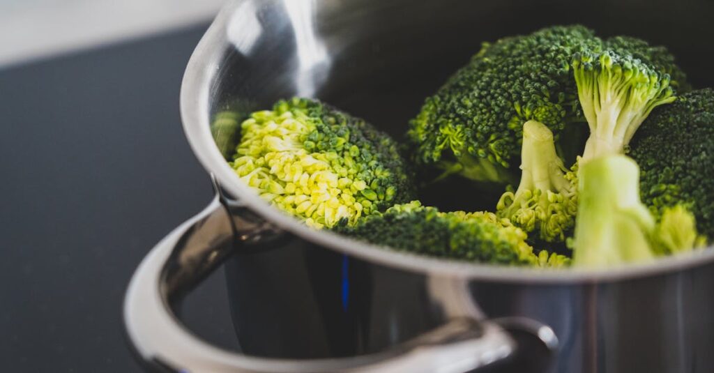 découvrez les bienfaits du brocoli, un légume riche en vitamines et antioxydants, idéal pour une alimentation saine et équilibrée.