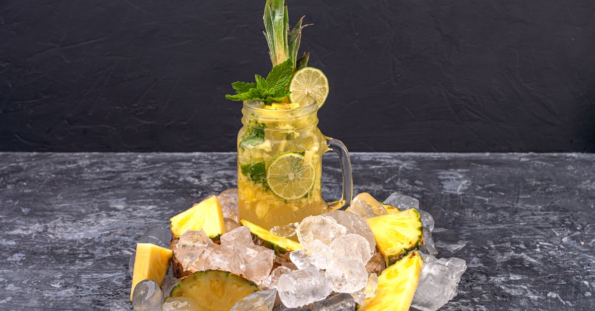 découvrez nos morceaux d'ananas juteux et savoureux, parfaits pour vos desserts, salades et plats exotiques.