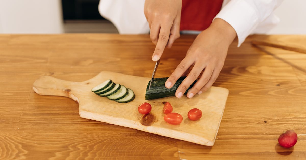 découvrez les bienfaits du concombre cru pour la santé : hydratation, vitamines, minéraux et propriétés antioxydantes naturelles.