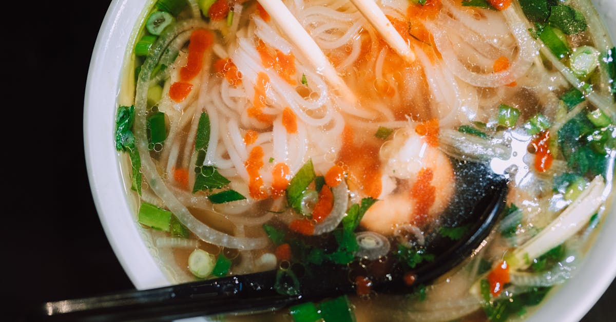 découvrez nos nouilles de riz authentiques, légères et délicieuses, parfaites pour vos recettes asiatiques et plats sains.