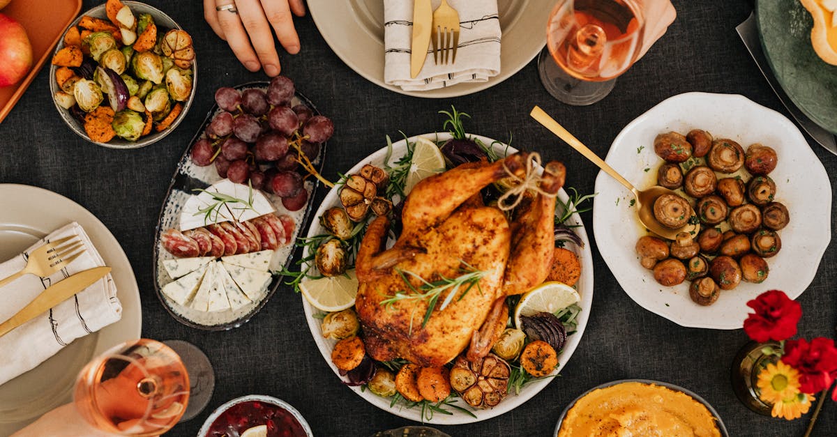 découvrez notre recette simple et savoureuse de poulet rôti, parfaite pour un repas convivial en famille ou entre amis.