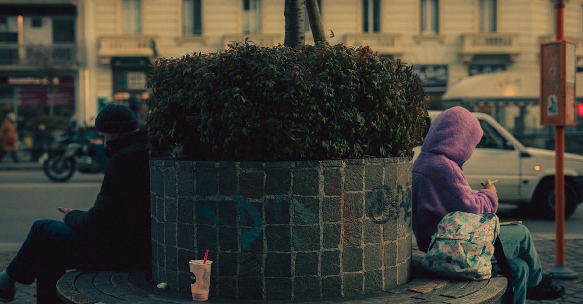 découvrez le rôle essentiel de la dopamine, neurotransmetteur clé du cerveau, et son impact sur le bonheur, la motivation et la santé mentale.